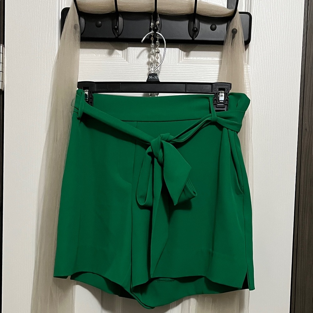 Emerald High Waist Women's Shorts with Belt